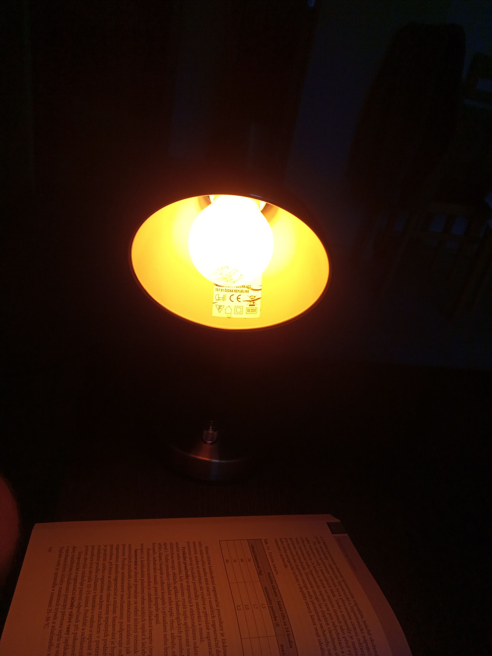 Oranžová žárovka bez modré složky Dobrou! - Osvětlení bez modrého světla