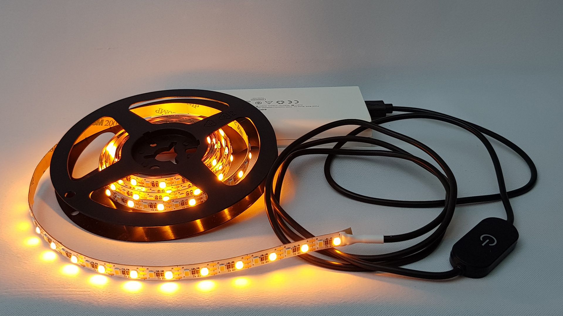 LED CCT USB světelný pásek PC Amber + 4000K 94CRI