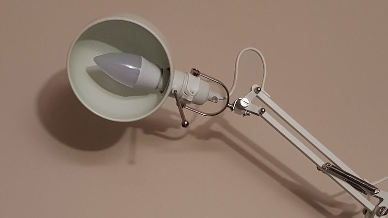 Oranžová žárovka bez modré složky Měsíček - Lampička na čtení bez modrého světla