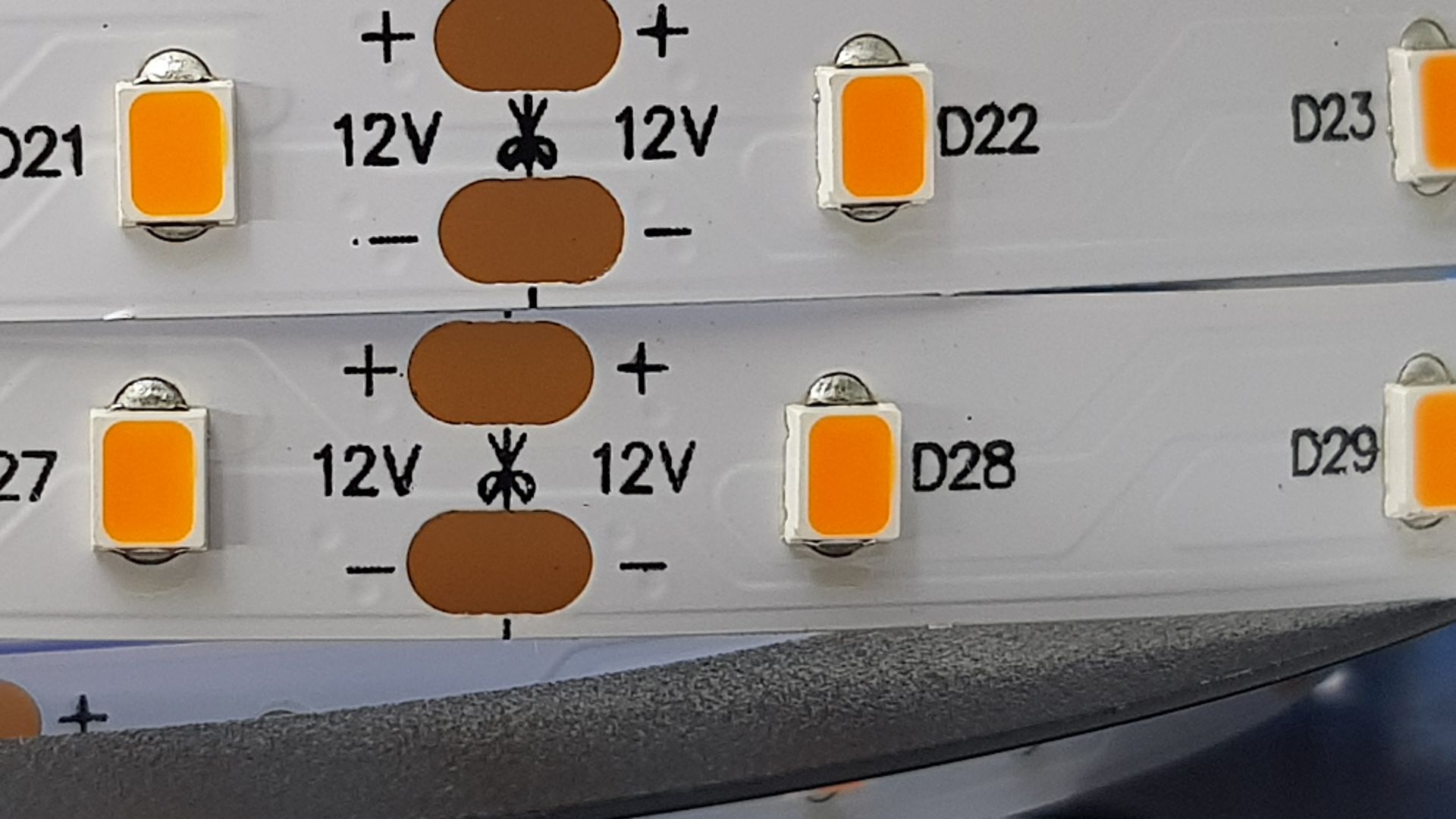 LED pásek PC Amber 1400K - 1600K - led pásek PC amber bez modré a zelené složky světla