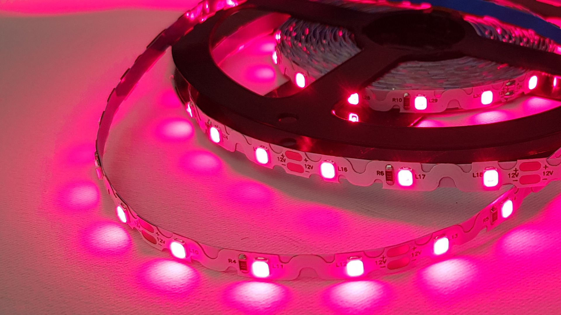 LED pásek DEEP RED 670nm - červený led pásek 670 nm