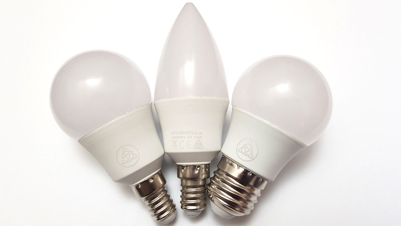 Oranžová žárovka bez modré složky Měsíček - Oranžová žárovka pro lepší spánek