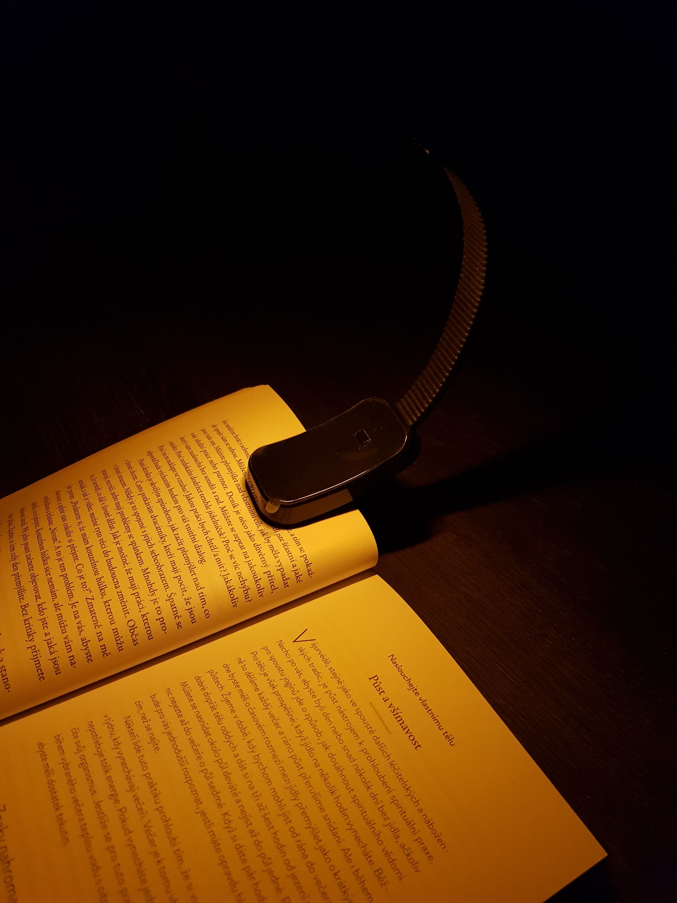 Lampička bez modrého světla - Lampička s klipem bez modré složky