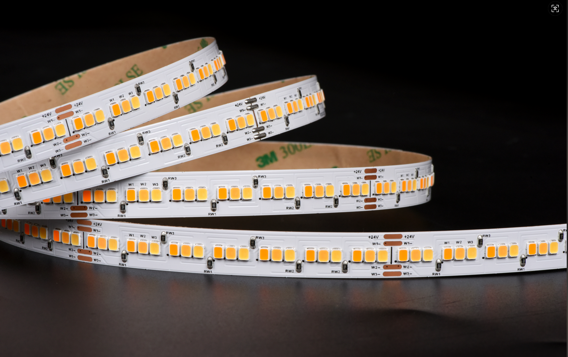 Cirkadiánní LED pásek se třemi typy čipů