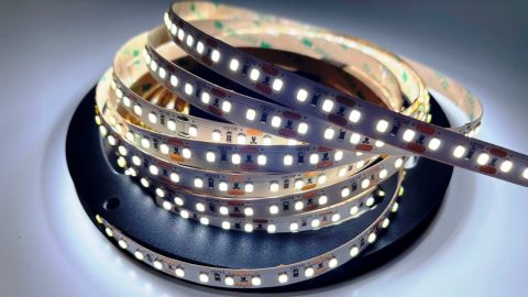 Plnospektrální LED pásek